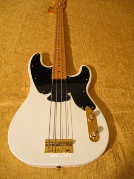 Chitarra basso Chitarra basso